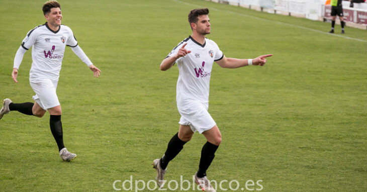 Zara celebrando uno de sus goles de esta temporada. Foto: CD Pozoblanco