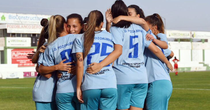 Las jugadoras de Montenegro celebrando uno de sus tantos. Foto: CD Pozoalbense