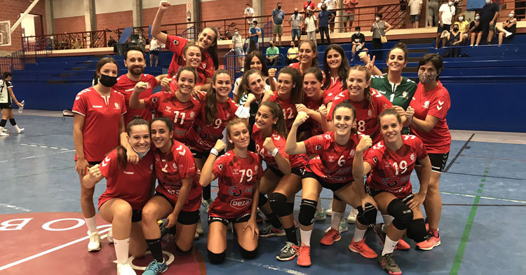 Las granates celebrando su gran éxito en Fátima. Foto: CBM