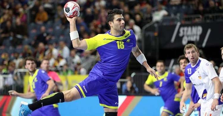 El extremo izquierdo internacional brasileño Felipe Borges en acción.
