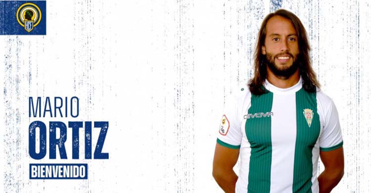 Mario Ortiz presentado por el Hércules aún con la elástica blanquiverde.