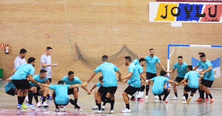 Los jugadores del Córdoba Patrimonio en plenos ejercicios.