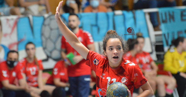 Paula Plaza ordenando el juego la pasada campaña. Foto: CBM