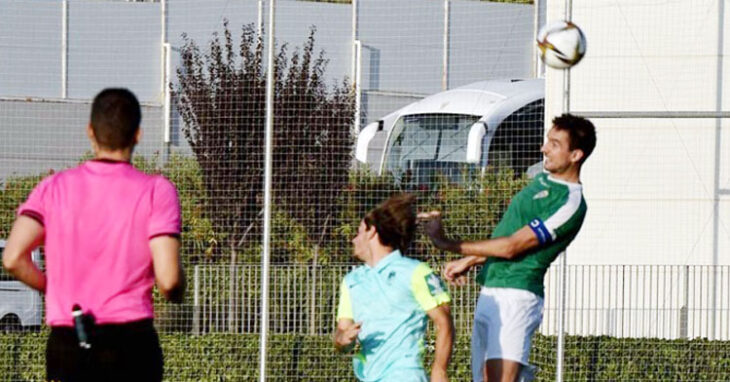 El Córdoba en su partido de ayer ante el Recreativo Granada. Foto: CCF