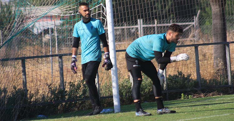 Jaylan Hankins esta mañana en la Ciudad Deportiva junto a Felipe Ramos.