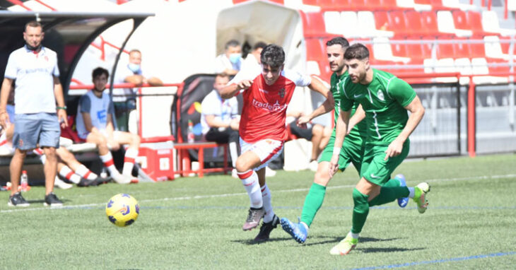 El Espeleño en su partido del domingo frente al Atarfe Industrial. Foto: RFAF