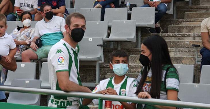 Una familia cordobesista en su regreso al completo a El Arcángel.