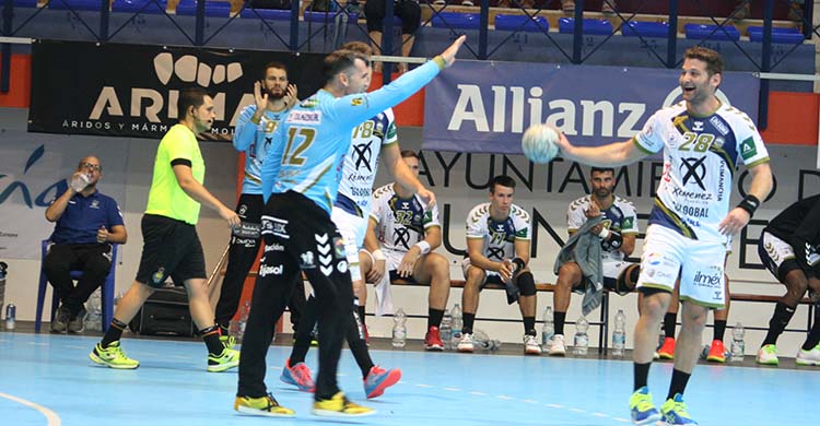 Álvaro de Hita celebrando una de sus múltiples paradas con Felipe Borges.