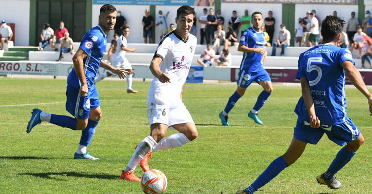 El cuadro blanquillo le plantó mucha cara al Xerez CD. Foto: CD Pozoblanco