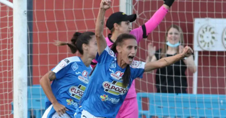 Las jugadoras murcianas celebrando un tanto en su último partido liguero. Foto: Alhama CF