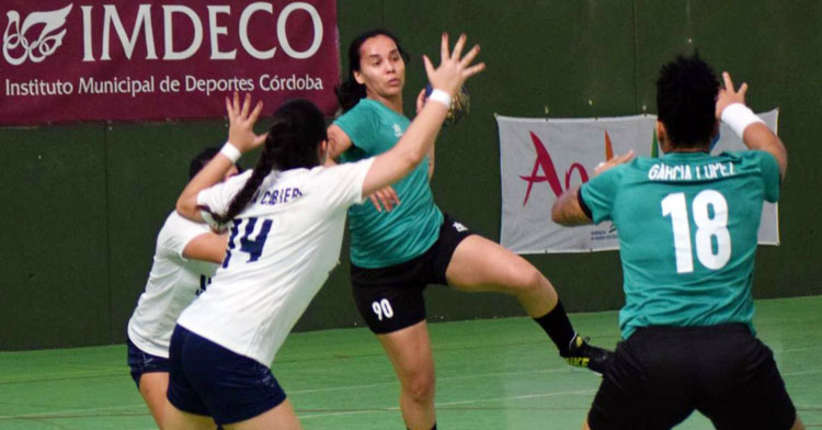 Auts en el partido del Adesal frente al UCAM. Foto: Itea Córdoba