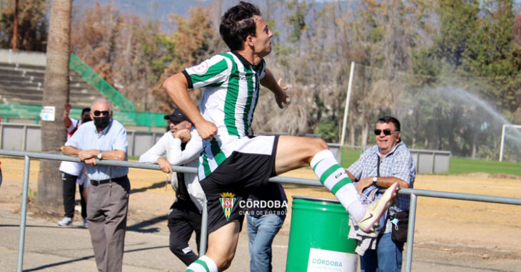 Ale Marín saltando para celebrar su gol. Foto: CCF