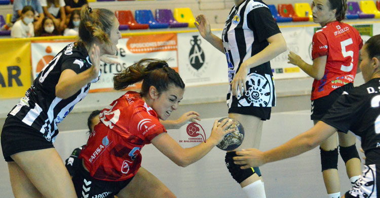 Las granates no tuvieron su mejor día en Almería. Foto: CBM