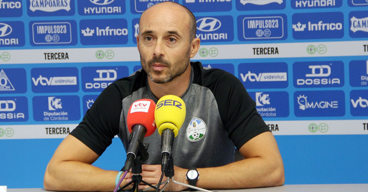 Dimas Carrasco en su rueda de prensa semanal. Foto: Ciudad de Lucena