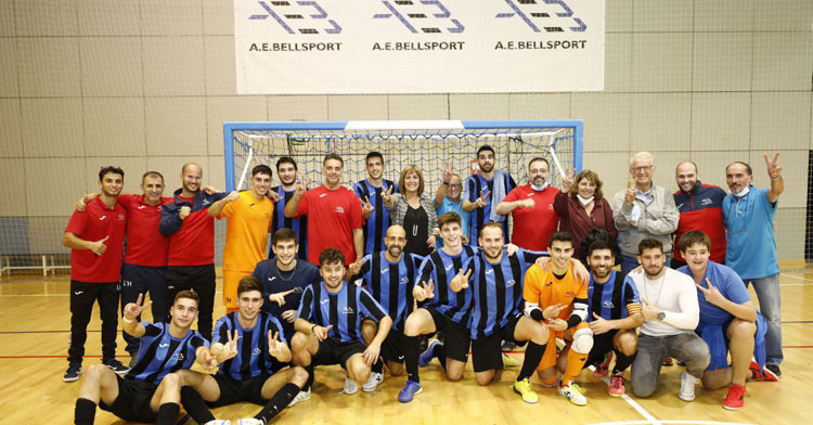 Los jugadores del cuadro catalán celebrando su pase ante el Bisontes Castellón