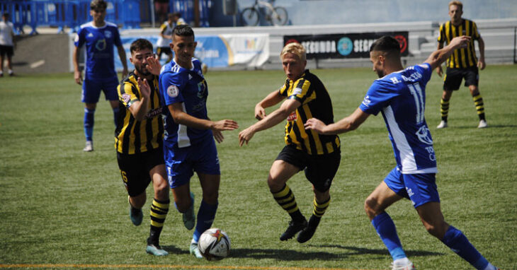 El San Fernando en su partido contra el San Roque de Lepe. Foto: UD San Fernando