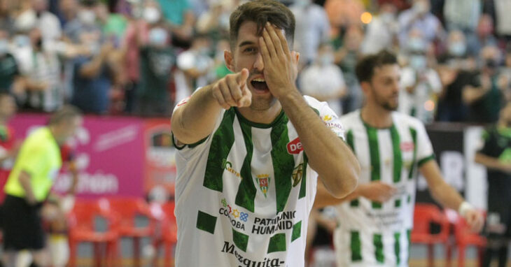 Ismael festeja el gol del 1-1 al Palma Futsal. Foto: Córdoba Futsal