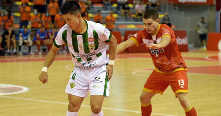 Shimizu en el partido de esta primera jornada junto al internacional Mellado. Foto: José López / Jimbee Cartagena