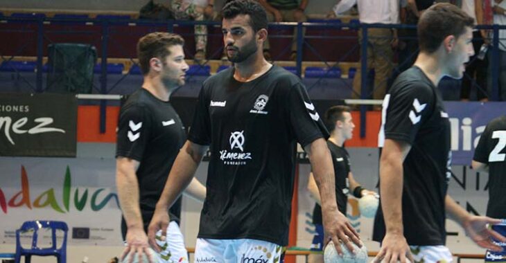 Marcio Silva preparando junto a sus compañeros el duelo ante el Cuenca.