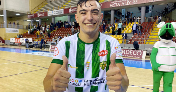La felicidad del canterano Pedro tras su debut en Primera. Foto: Córdoba Futsal