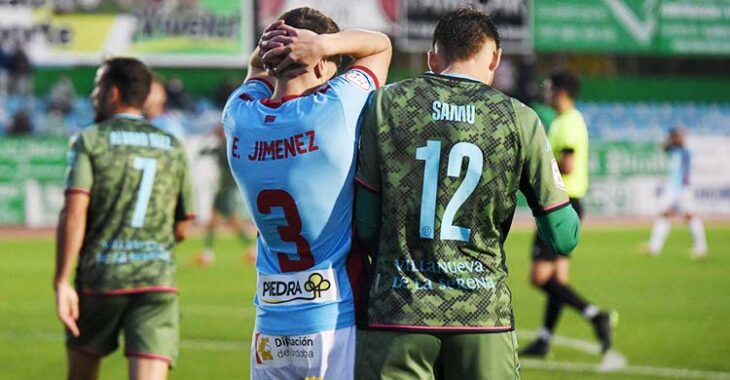 Ekaitz Jiménez lamentándose tras el gol del Villanovense.