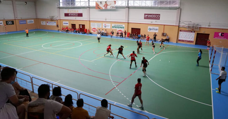 Un día para la historia. Fátima y su nueva pista verde esperan ya el derbi cordobés del Grupo D de la División de Honor Plata Femenina. Foto: CBM