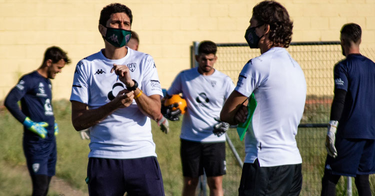 Juanma Pavón, preparador serón. Foto: CF Villanovense