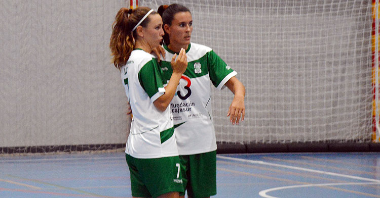 Lau Fernández en un encuentro con el Cajasur Deportivo