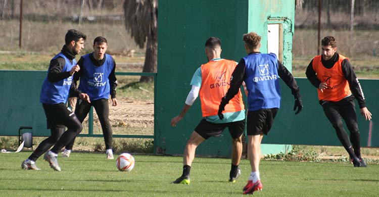 Willy volvió a entrenar en la previa del partido ante el Sevilla ante el que reaparecerá tras perderse el partido frente al Mérida.