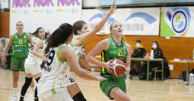 El Milar Córdoba exigió al mejor equipo de la competición. Foto: Cristina Sáiz / Pontevedraviva.com
