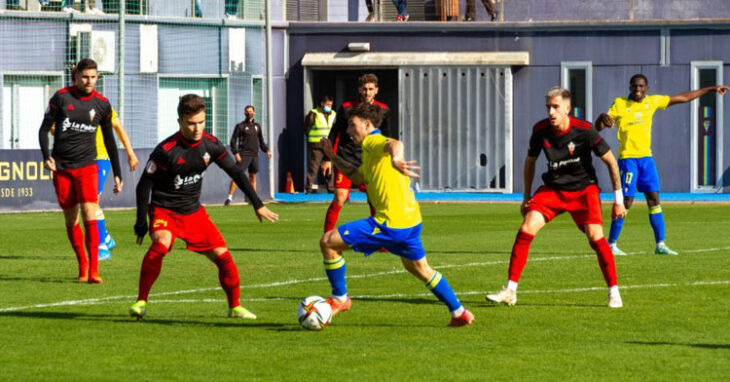 El Mensajero en su encuentro contra el Cádiz de este domingo. Foto: Cádiz CF