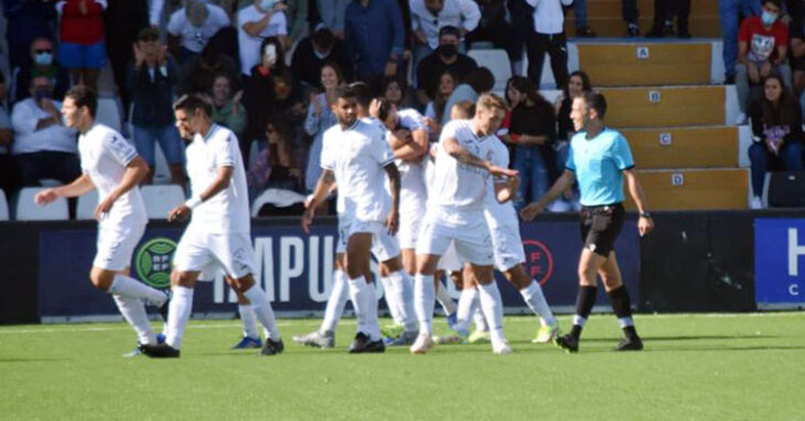 Manuel Raíllo en la celebración de un gol del Ceuta