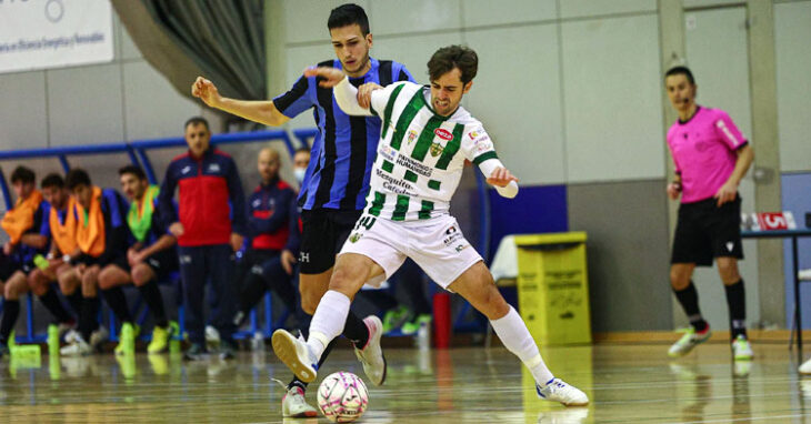 Pablo del Moral en el encuentro ante el Hospitalet Bellsport. Foto: Federación Catalana de Fútbol