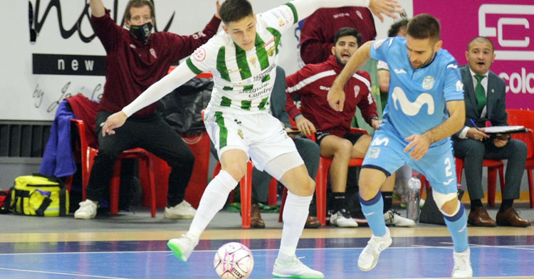 Álex Viana en un momento del duelo contra el Inter junto a Cecilio Morales. Foto: Córdoba Futsal