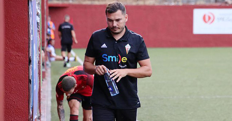 Yurguen Hernández, entrenador del Mensajero, en una imagen de archivo