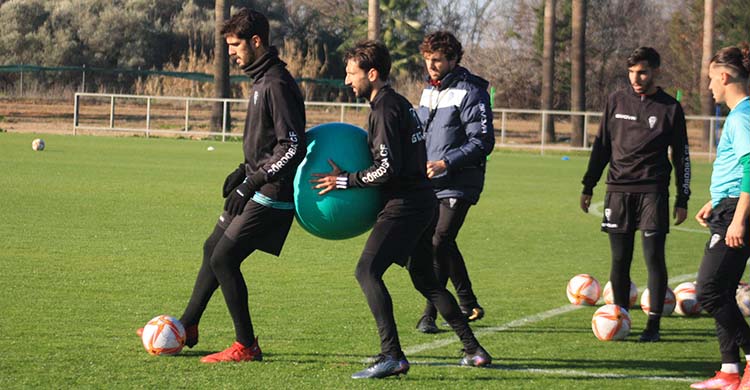 Bernardo Cruz y Álex Bernal entrenando esta mañana con el filial.