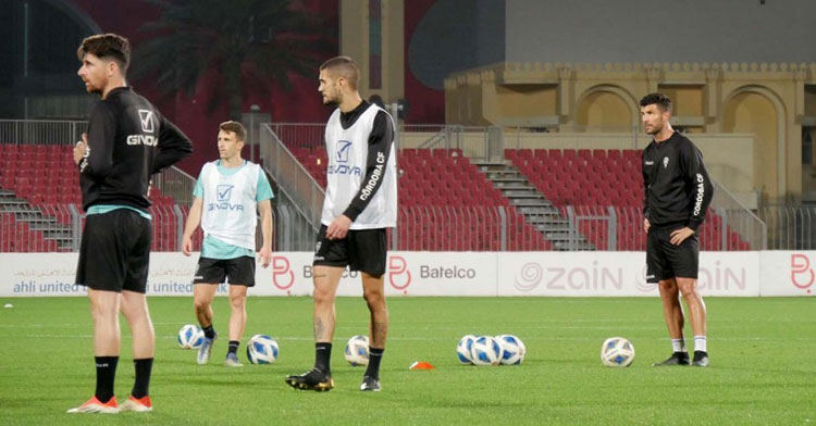 Jugadores del Córdoba en el último entrenamiento realizado el domingo en Baréin. Foto: CCF