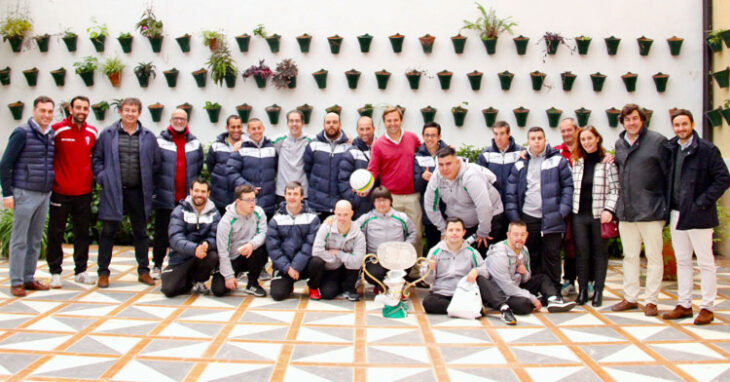 El Córdoba CF Genuine en la recepción que recibió en la Delegación de Gobierno