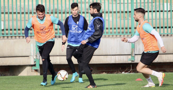 Los jugadores del Córdoba entrenando en la Ciudad Deportiva en la matinal del sábado. Foto: CCF