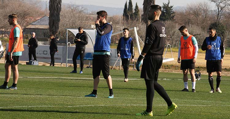 José Cruz y Felipe Ramos participando este mañana en el entrenamiento con el resto del grupo.