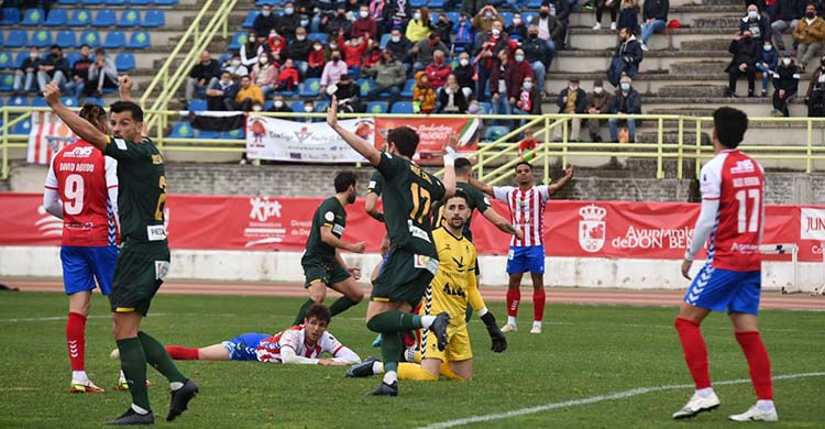 El empate de Adrián Fuente en Don Benito que eleva su cuenta goleadora ya a las once dianas.
