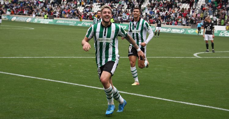 Antonio Casas feliz ante el gol. Autor: Paco Jiménez.