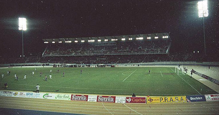 Una imagen del Nuevo Arcángel en 1994, año en el que pasó por su césped el San Roque de Lepe. Foto: @nostagiafutbol1