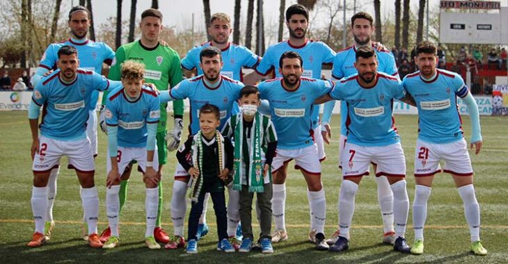 El once inicial del Córdoba CF en Montijo.