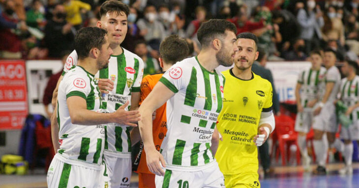 Alberto Saura celebrando un tanto al Burela. Foto: Córdoba Futsal