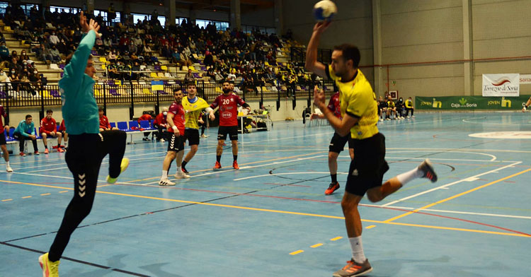 El Cajasur de Fernando Torres quiere repetir marcador como en el buen arranque de fase. Foto: Balonmano Soria