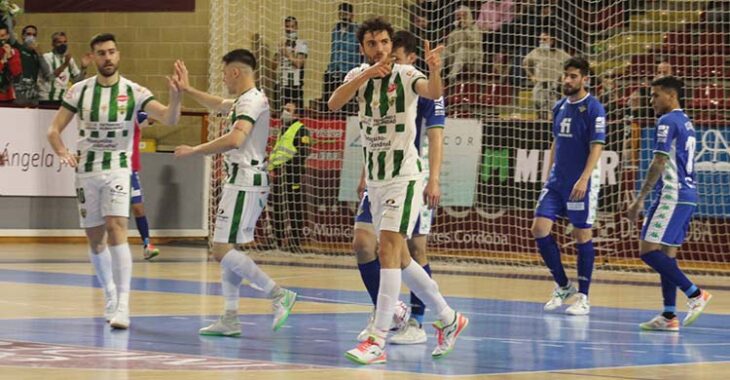 Zequi celebrando el gol que le daba la vuelta al marcador ante el Betis.