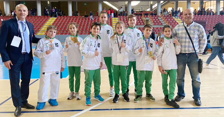 El equipo cordobés presente en Vista Alegre. Foto: Delegación Cordobesa de Karate