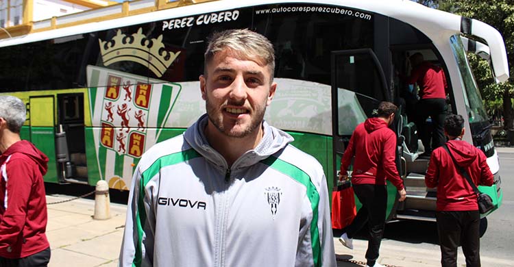 Sonriente. Antonio Casas espera la ampliación de su contrato con tranquilidad.