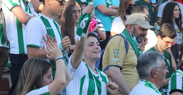 La sonrisa del ascenso en Mérida del Córdoba.